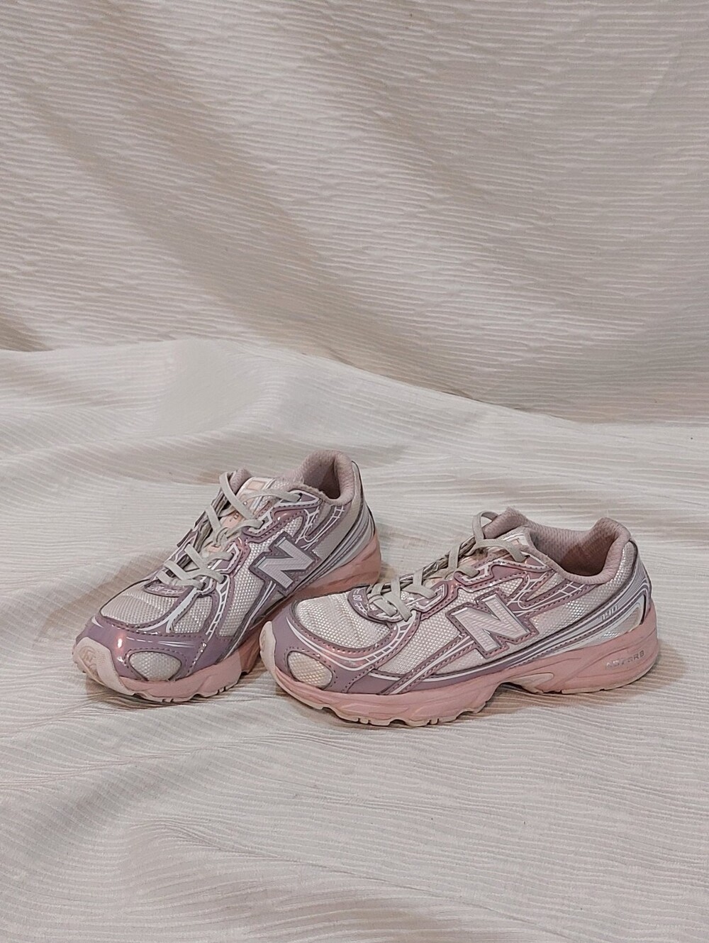 New Balance 740 Light Pink Athletic Sneakers Size 2